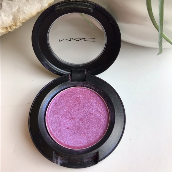 MAC “Stars ‘n’ Rockets” eyeshadow - Picture 4 of 8